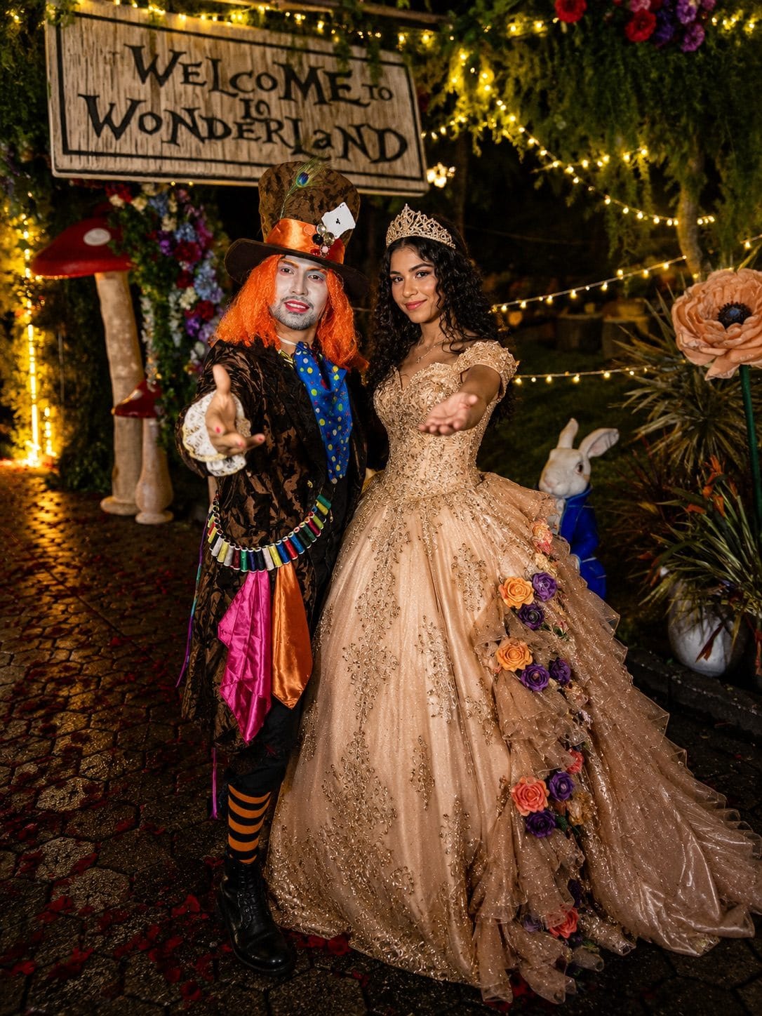 Mad Hatter en escenografía Wonderland